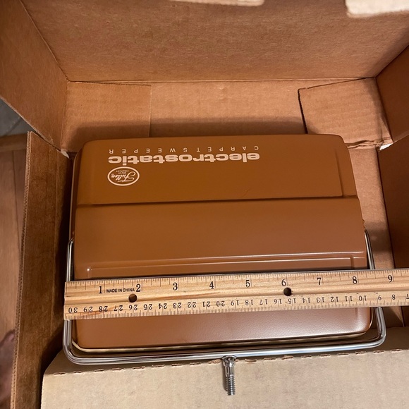 Vintage 1983 Fuller Electrostatic Carpet Sweeper new in box - Picture 5 of 5